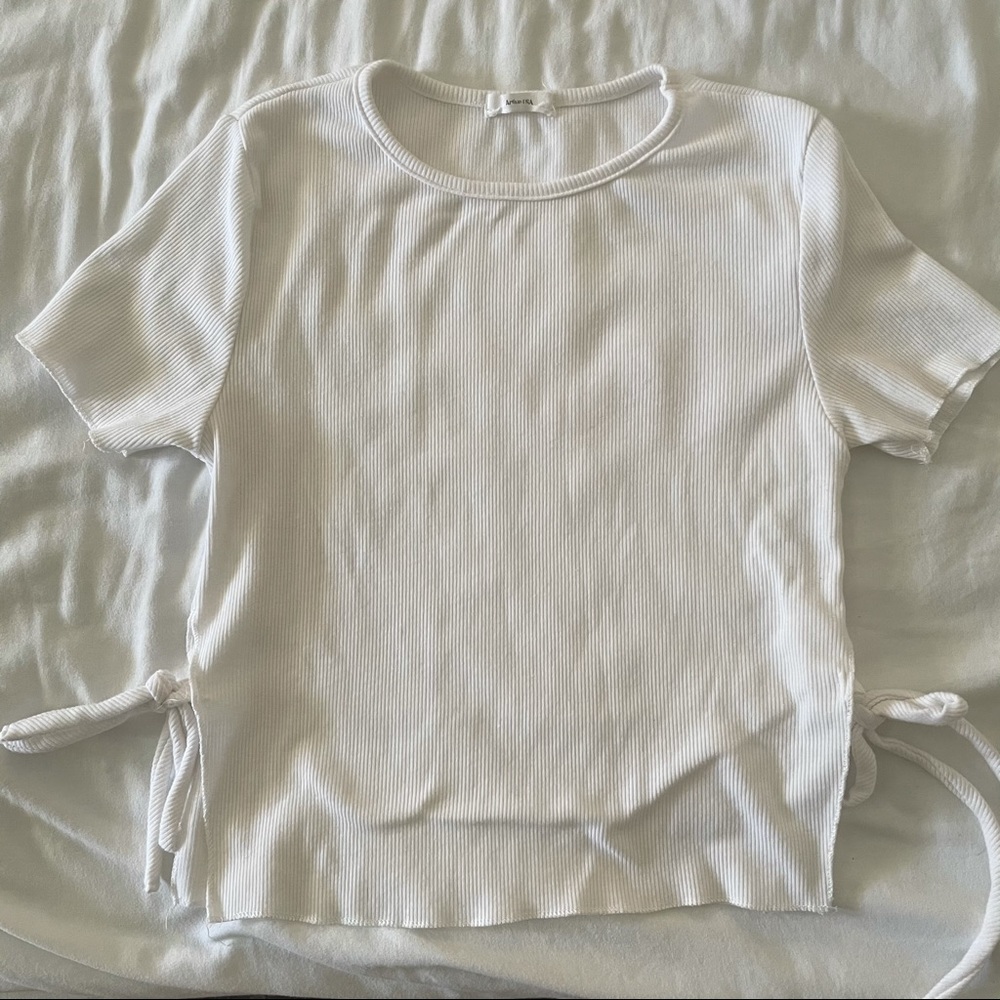 WHITE CROP TOP